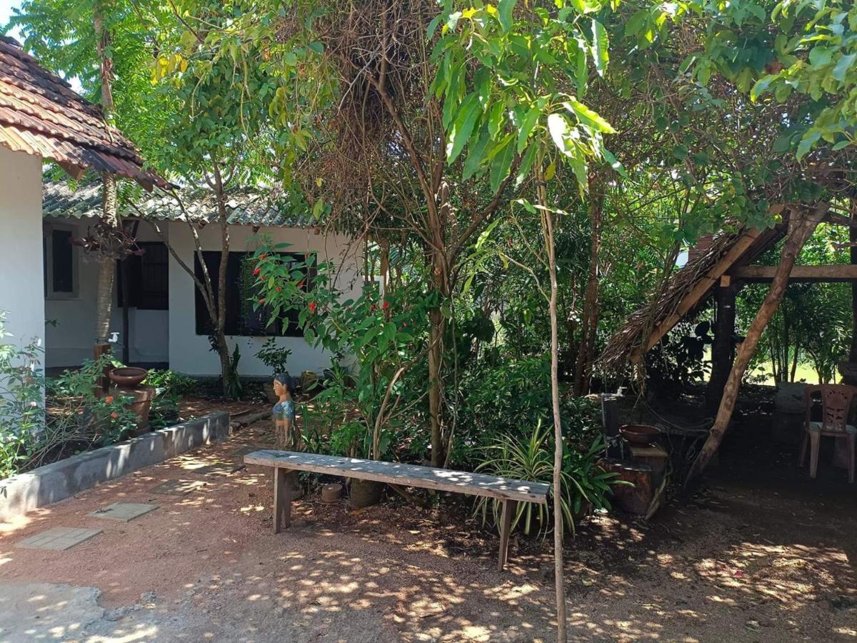 Mamisa Cafe, Home Stay Habarana Bagian luar foto