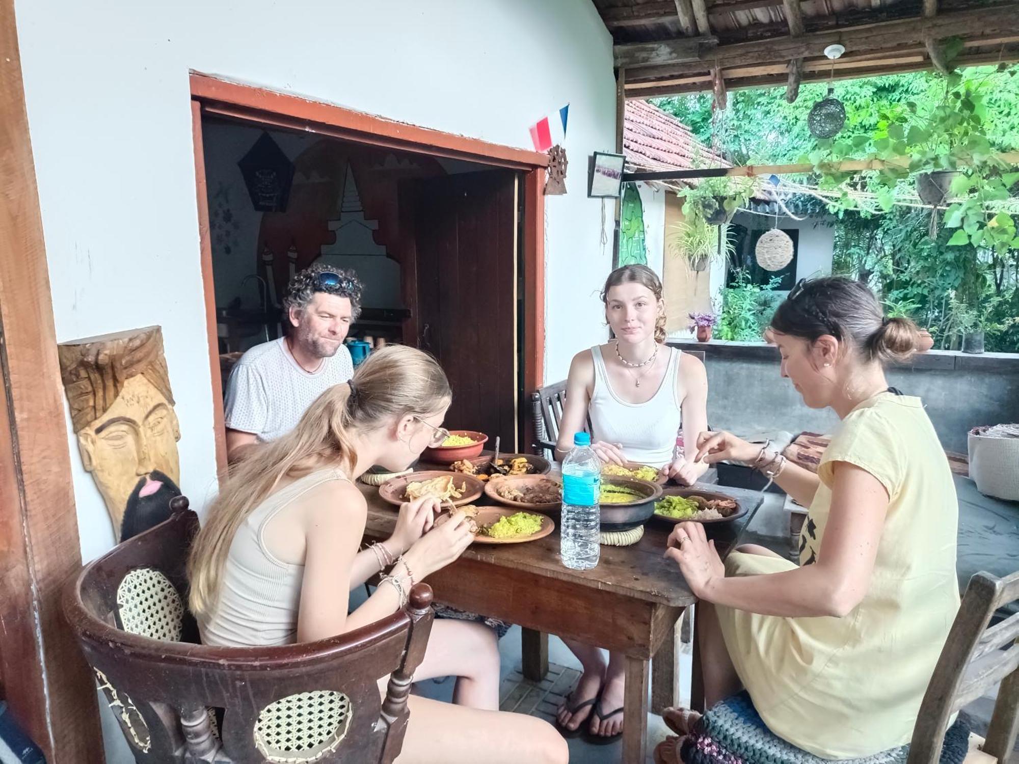 Mamisa Cafe, Home Stay Habarana Bagian luar foto